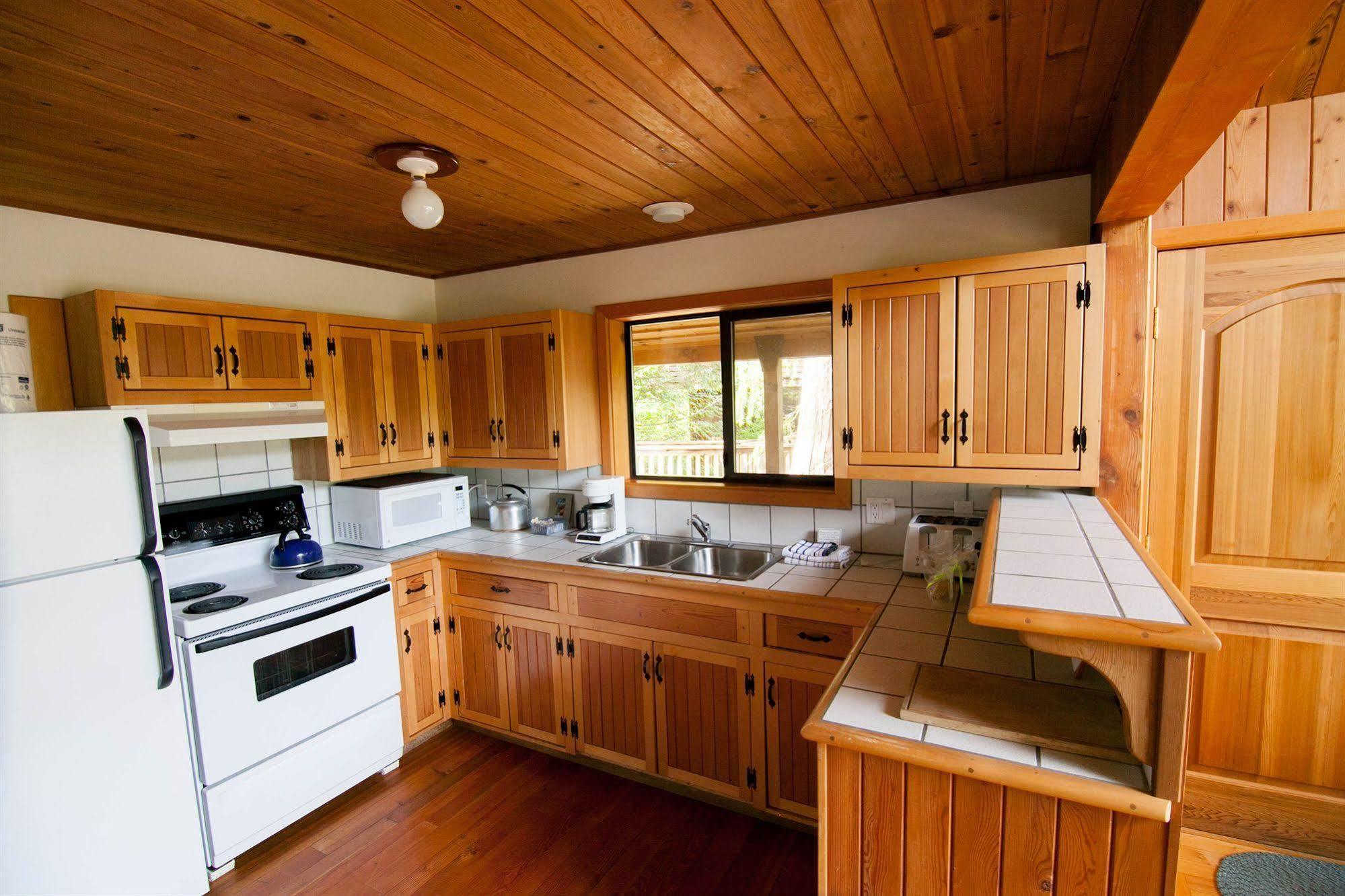 Desolation Sound Resort パウエルリバー エクステリア 写真