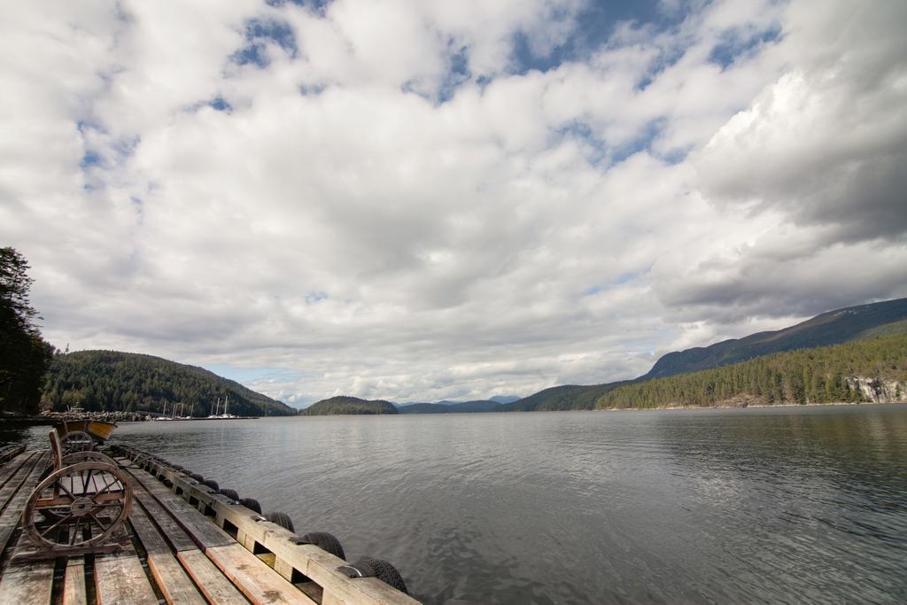 Desolation Sound Resort パウエルリバー エクステリア 写真